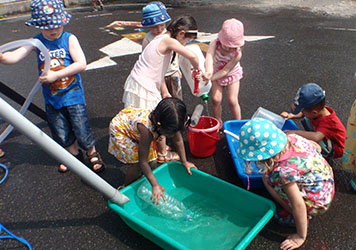 Utilising the local amenities with Lilliputs Day Nursery in Westhoughton